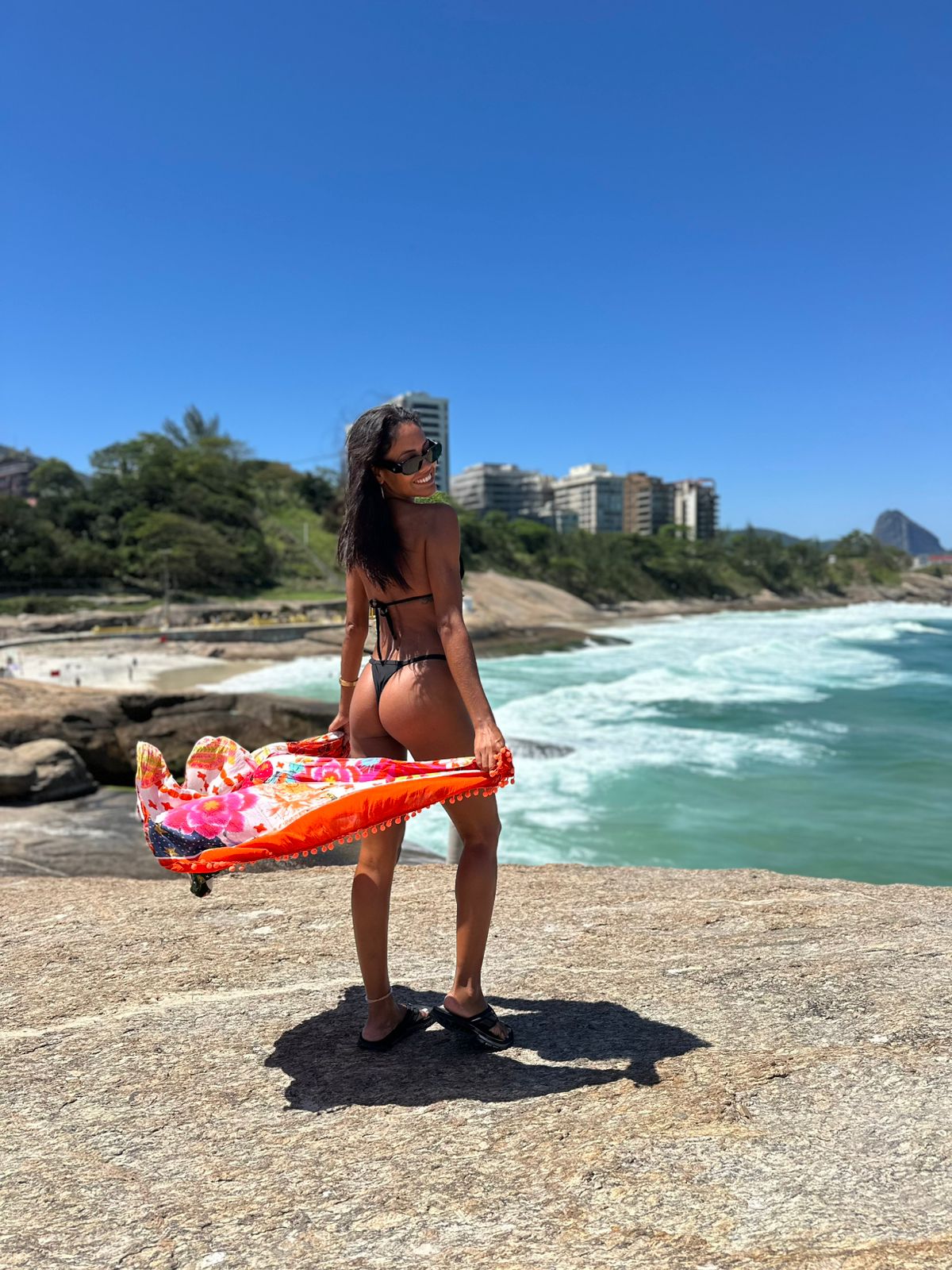 Escort - LAURA - Ibiza Tops